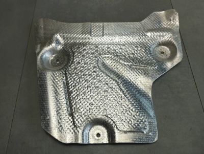 Mercedes ml w164 захист теплова a1646823171 фото №1