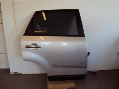 Двері правий задня kia sorento ii xm 2009- фото №1