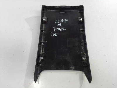 Nissan leaf ii 2020 заглушка пластик тунель задня фото №1