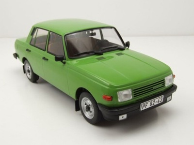 WARTBURG 353 green ZIELONY 1985 1/18 MCG MCG18062