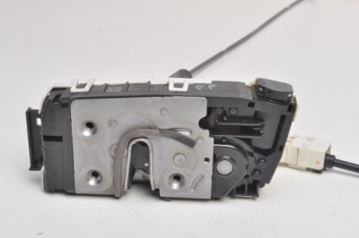 Aston martin db11 замок двері правий перед передній hy53-21812-ac 8 pin фото №1