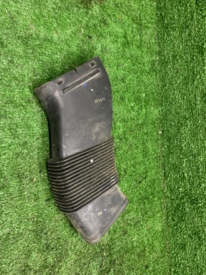 Mercedes e klasa w211 рестайлинг  2.2 cdi шланг труба воздуха воздухозаборник a6120940287 фото №1