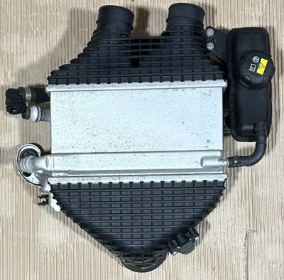 AUŠINTUVAS ORO INTERCOOLER BMW M2 F87 M3 F80 M4 F82 F83 