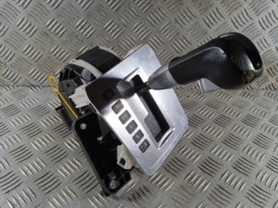 Домкрат переключения передач opel zafira b 13142071 фото №1