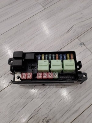 Коробка запобіжників mini cooper 6906604-02 фото №1