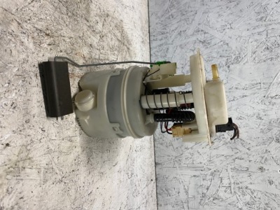 Насос помпа топлива dacia sandero duster 8200903683 фото №1