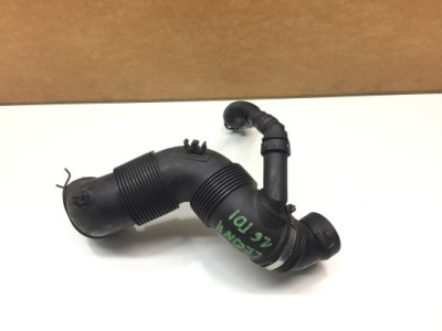 Leon ii lift 1.6tdi шланг повітря 3c0129654m фото №1