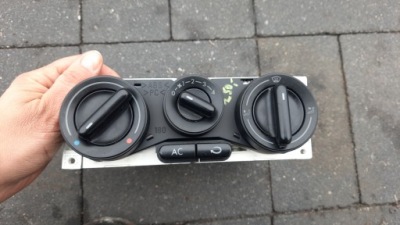 Volkswagen bettle панель обігріву фото №1