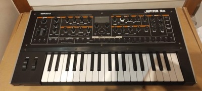 Roland Jupiter XM Syntezator