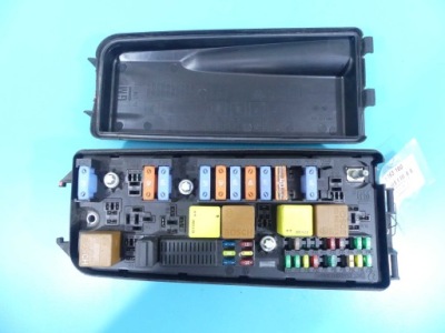 Коробка предохранителей cadillac bls 460023260 фото №1