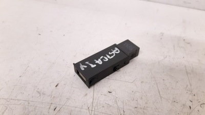 Разъём usb 13348688 opel astra j фото №1