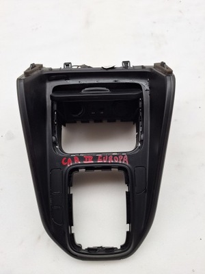 Kia carens iv рамка панель передач 84633-a4000 фото №1