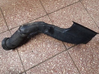 Воздухозаборник воздуха 55561294 opel zafira b lift фото №1