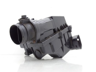 Корпус фільтра повітря vw passat b7 2.0 tdi фото №1