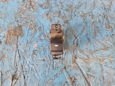 Hyundai i20 ii 14-20 кнопка скло правий перед оригінал фото №1