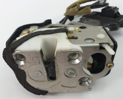 Замок двері лівий задня mazda 2 dy p3m71-a264a27-dg фото №1