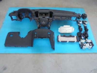 Mercedes gls x166 amg панель приладів приладова консоль ремені подушки безпеки фото №1