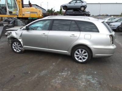 Крила лівий задній чверть avensis t25 kombi 1c0 фото №1