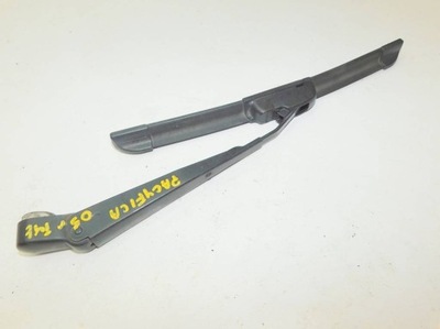 Chrysler pacifica 2005r рычаг дворники задняя фото №1