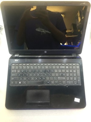 Uszkodzony Laptop HP 15-r093sw