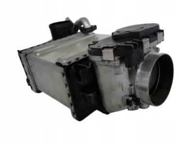 Mercedes радіатор інтеркулер правий m176 m177 фото №1