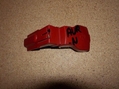 Защита клеммы плюсовой toyota auris ii фото №1