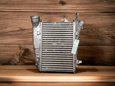 DEŠINYSIS INTERCOOLER AUŠINTUVAS ORO AUDI RS7 RS6 C8 4K 