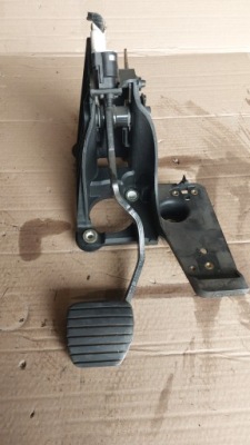 Renault laguna 2 педаль тормоза 8200420699 фото №1