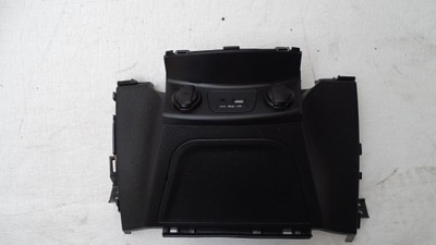 Port роз'єм usb aux hyundai i30 ii 2012- фото №1