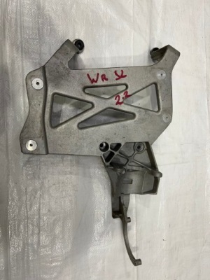 Jeep wrangler jl кронштейн кронштейн кронштейн 68299299aa фото №1