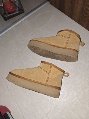 Śniegowce UGG Platform Mini. skóra 38 .