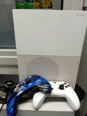 KONSOLA XBOX ONE DWA PADY