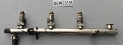 Молдинг впрыскная mercedes 1660700895 фото №1