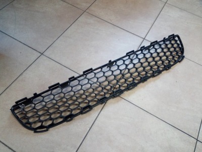 Решётка бампера toyota corolla verso oryg. фото №1