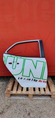 Двері праве задня toyota corolla e21 hb фото №1