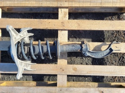 Q5 8r амортизатор лівий перед 8r0413031f фото №1