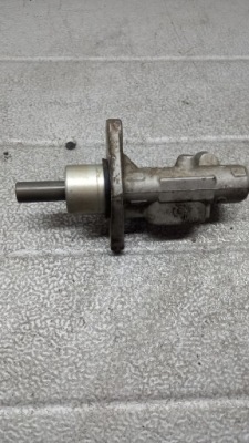 Насос гальмівна seat ibiza 1.9d 01r фото №1