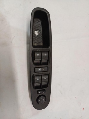 Кнопка панель вікон lancia y 735531346 фото №1