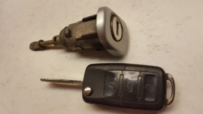 Вкладка замка golf v 1k0837167 /168b + ключ фото №1