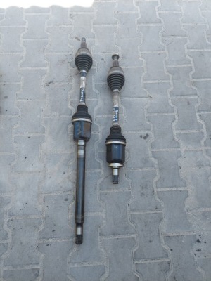 Привідний вал права перед - land rover discovery v 5 l462 фото №1