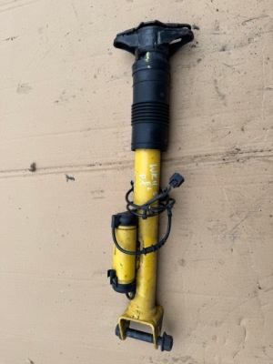 Jeep grand cherokee wk2 srt lift амортизатор 68289074ad фото №1