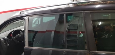 Vw touran прокладка зовнішня двері перед задня 2003-2010 фото №1