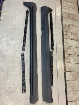 Комплект молдинг поріг volvo v60 ii cross 2019- фото №1