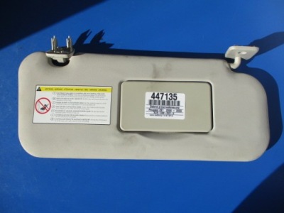 Peugeot 207 защита солнцезащитная правая+ кронштейн фото №1