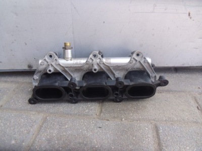 Коллектор молдинг впрыскная audi a4 b8 06e133110s фото №1