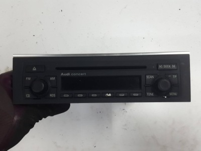 Audi a4 b7 04-07r радіо cd радіопрогравач фото №1
