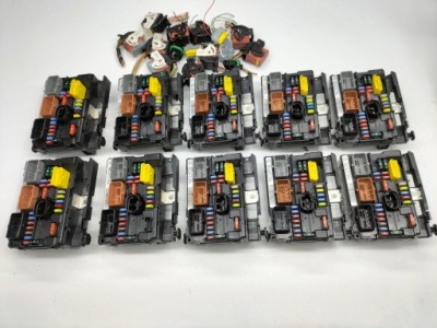 Модуль bsm коробка запобіжників citroen peugeot 9667199780 фото №1