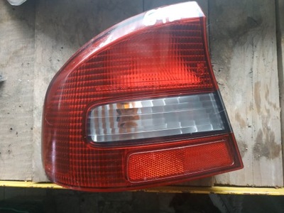 SUBARU LEGACY BERLINA 2000 2001 FARO PARTE TRASERA IZQUIERDA  