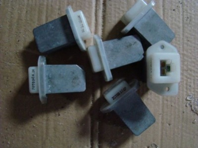 Nissan primera p12 резистор резистор обігрівача фото №1