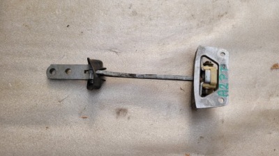 Audi a2 обмежувач двері правий задня 8z0837429 фото №1